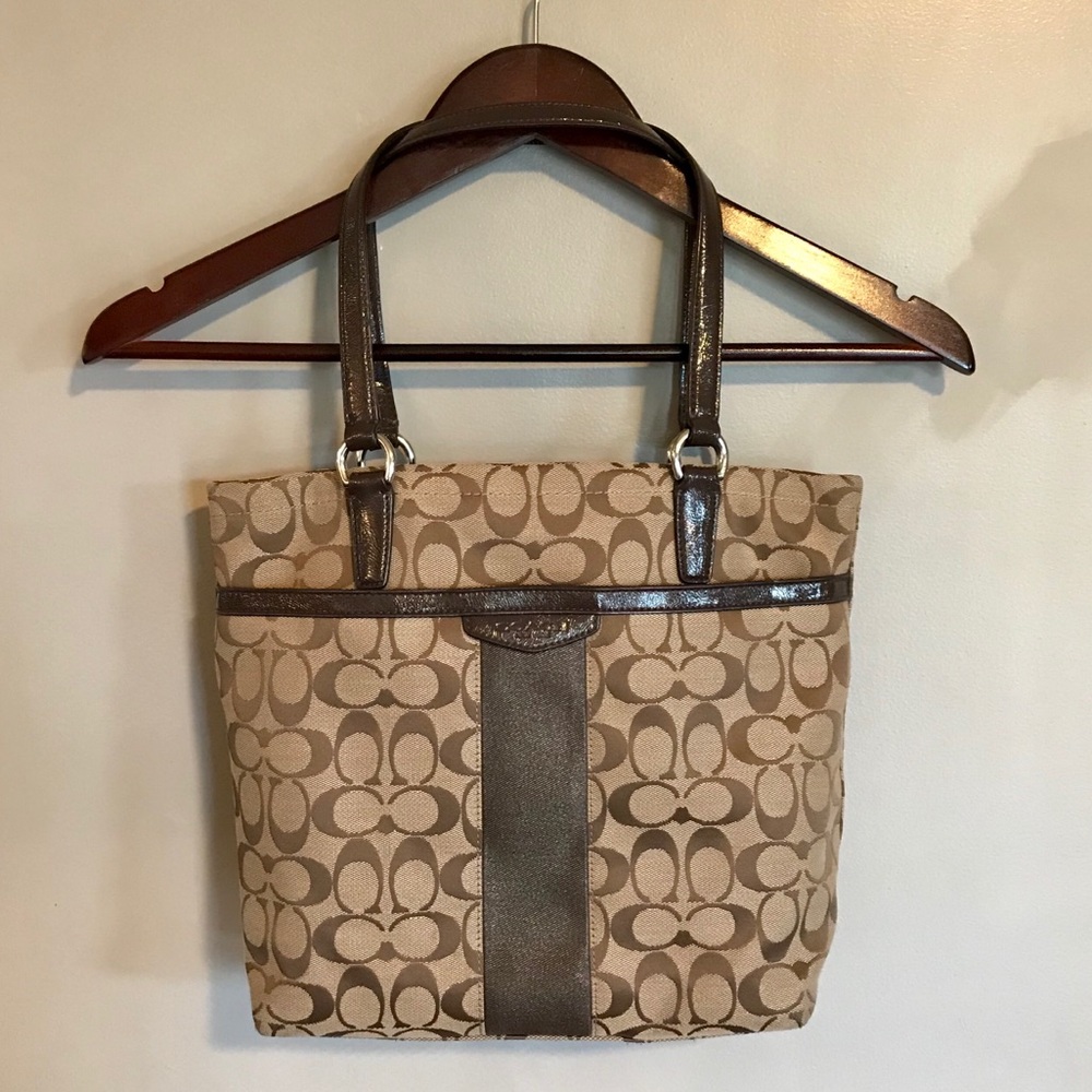 Coach | Signature Stripe Tote | Brown